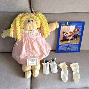 Cabbage Patch Kids Little People Girl Doll 1985 Soft Body Blue Eyes Signature
